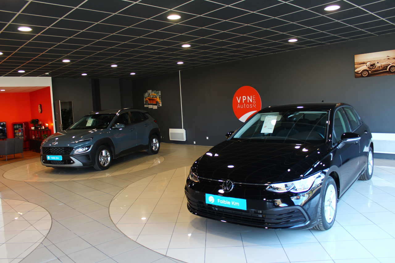 Autre vue de l'intérieur du centre auto
